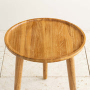 チーク無垢材を使用した、シンプルでナチュラルな雰囲気を持つサイドテーブル（天板）