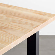 かなでもののホワイトアッシュ材とマットブラックの鉄脚を組み合わせたシンプルモダンなテーブル